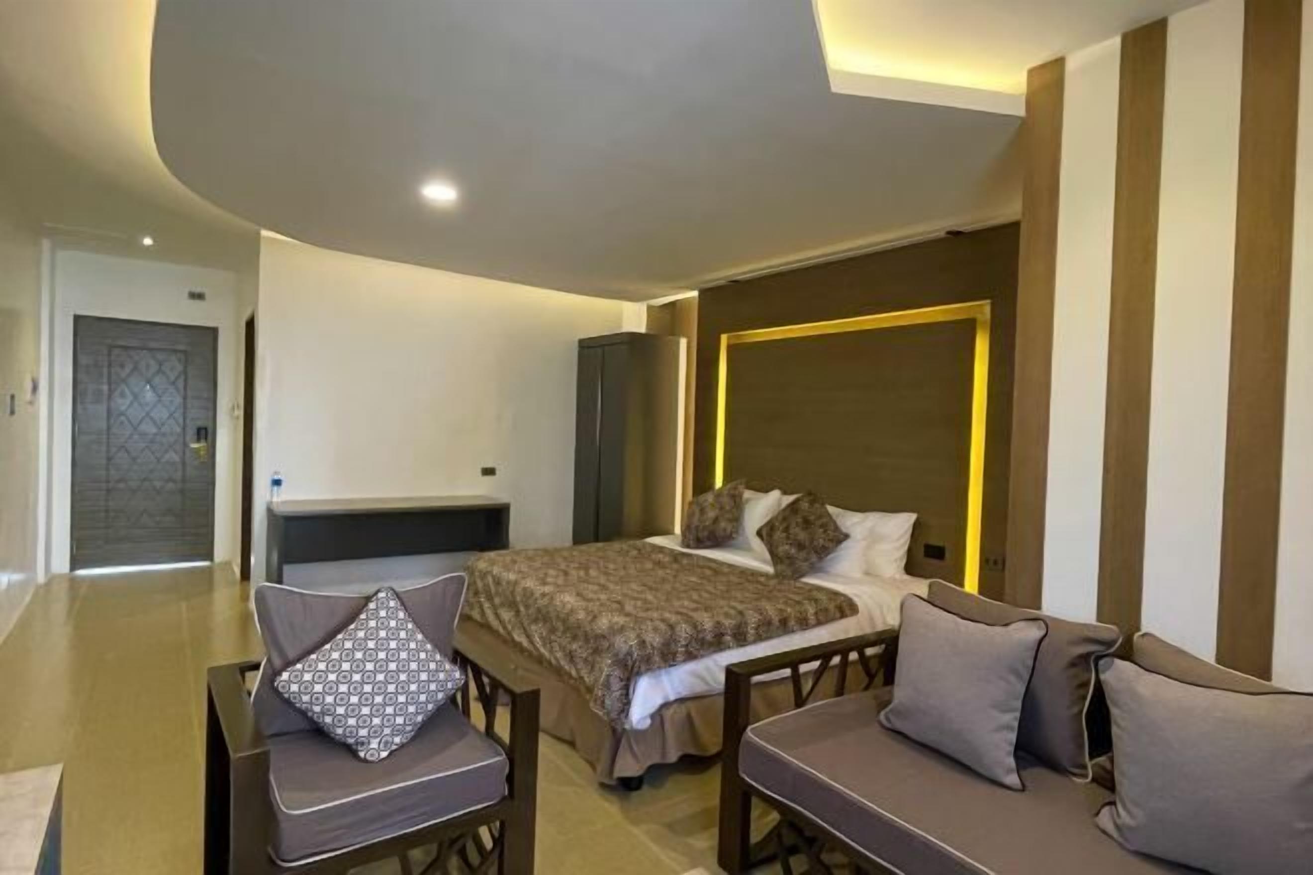 免费 WiFi、床单