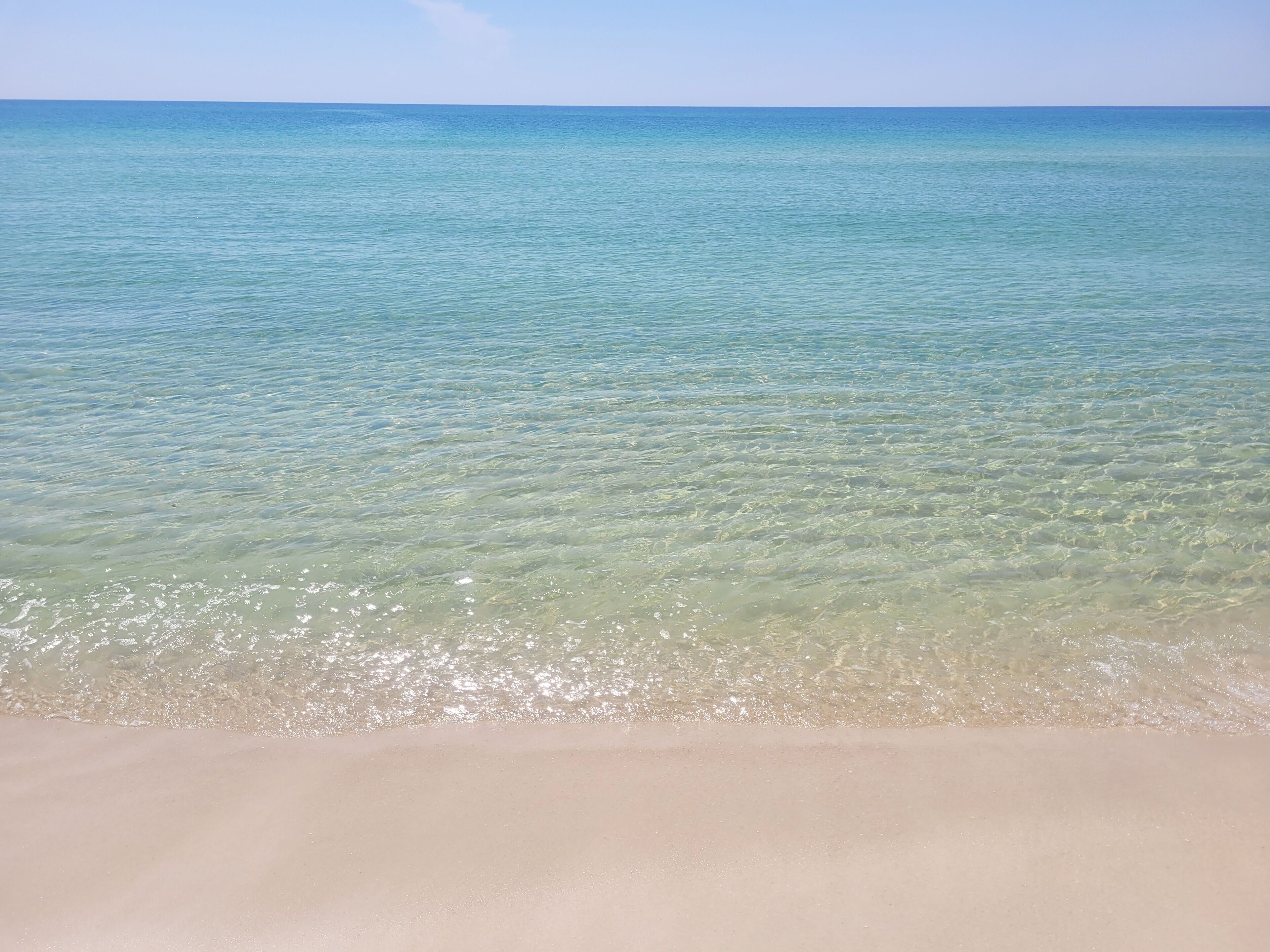 靠近海滩、沙滩椅、沙滩毛巾