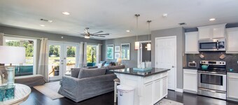 Lakefront Living at the Cove