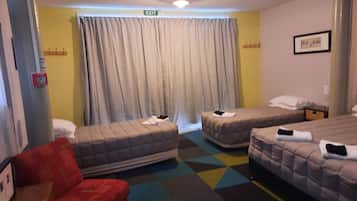 Basic Quadruple Room | Wi-fi percuma, cadar katil
