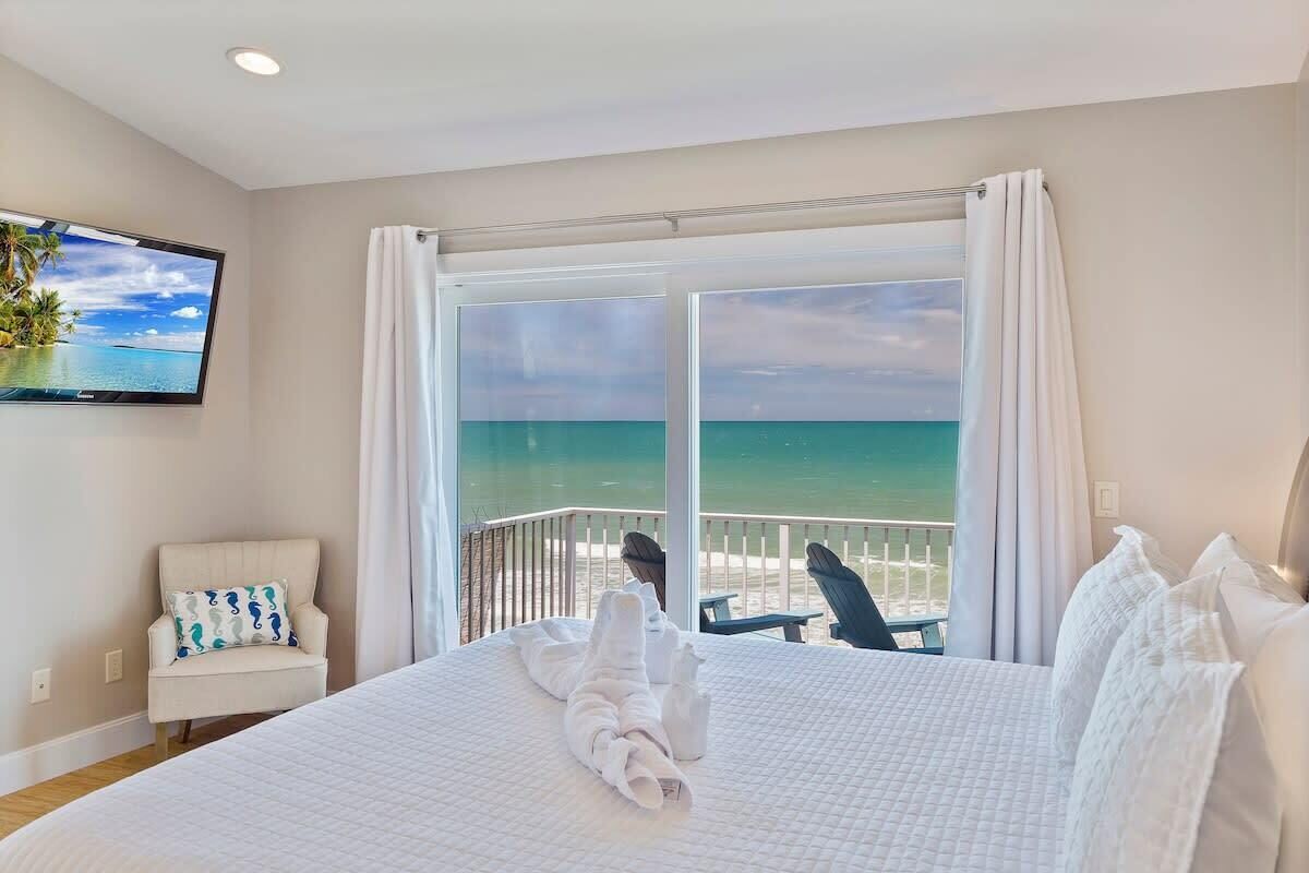 4 間睡房、書桌、熨斗/熨衫板、可攜式嬰兒床