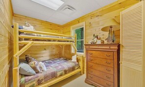 4 bedrooms, in-room safe, iron/ironing board, travel crib