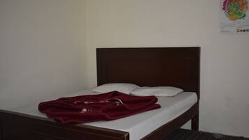 Basic Triple Room | Free WiFi