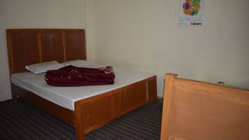 Basic Triple Room | Free WiFi