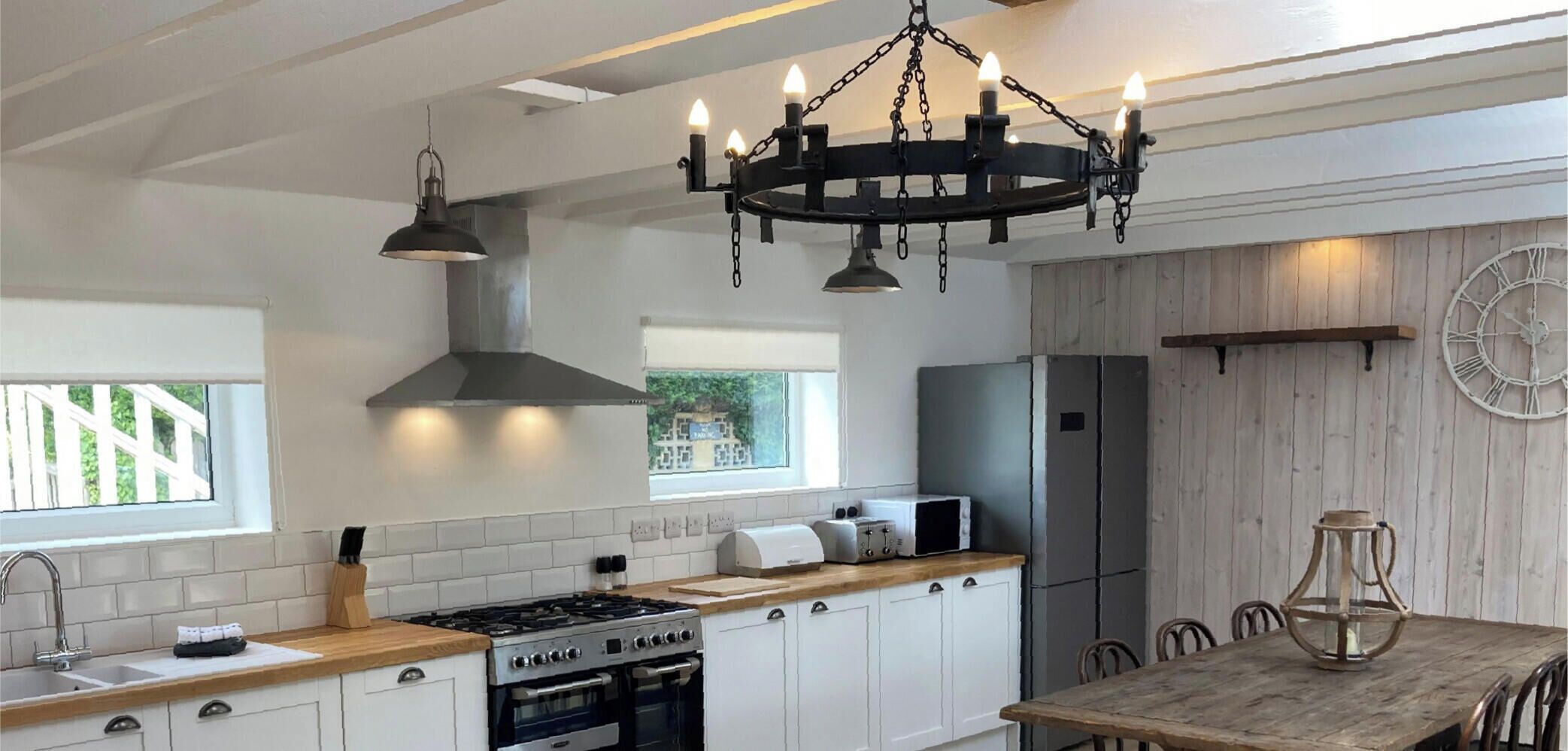 冰箱、微波炉、烤箱、电热水壶