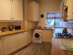 Fridge, microwave, oven, stovetop - Grandy Nook  -  an apartment that sleeps 4 guests  in 2 bedrooms (Central Keswick)