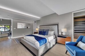 5 bedrooms, in-room safe, iron/ironing board, travel cot - Waterfront Vacation Villa (Fort Lauderdale)