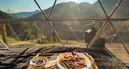 Luxury Glamping Dome in Apuseni Mountains