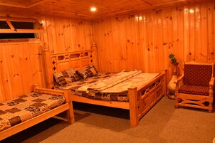 Suite estudio estándar | Espacio para trabajar con un portátil y wifi gratis