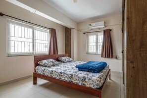 Deluxe Apartment | 2 bedrooms, desk, soundproofing - Pinnacle Serviced Apartments (Bengaluru)