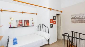 3 slaapkamers, een strijkplank/strijkijzer, wifi