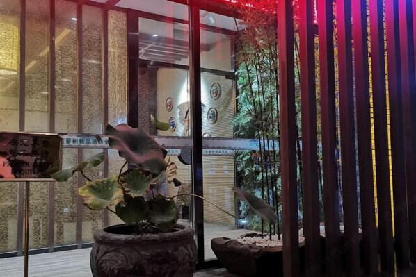 Exterior - Pineapple Hotel (Linshu)