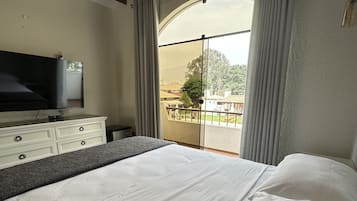 Habitación familiar | Caja de seguridad en la habitación, wifi gratis y ropa de cama