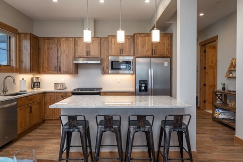 Elk Creek B102 private  Hot Tub