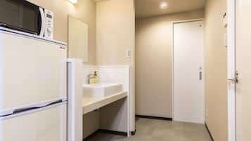 Habitación básica con 2 camas individuales