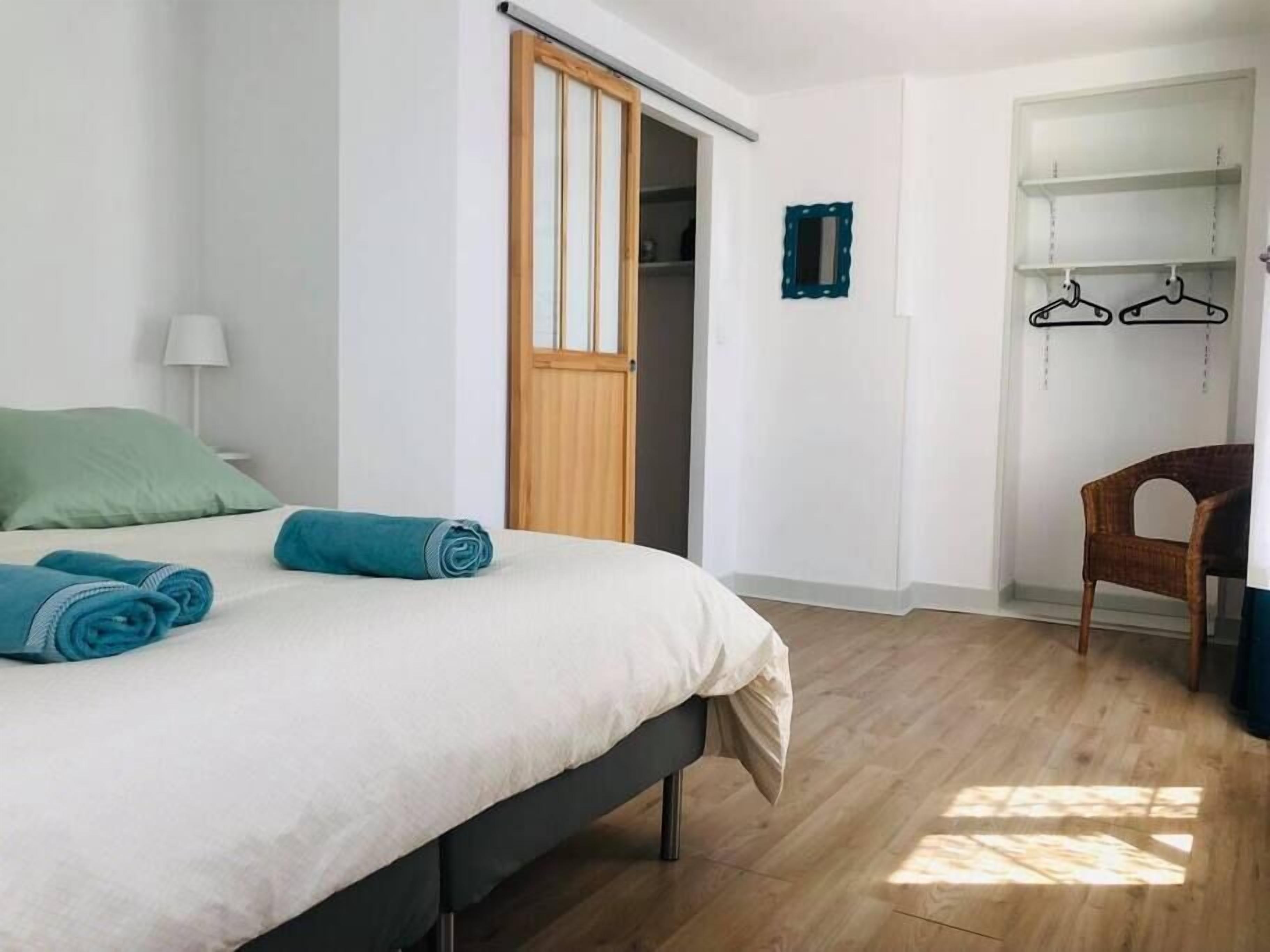 2 chambres, lit parapluie, Wi-Fi, draps fournis
