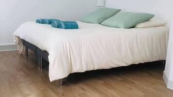 2 bedrooms, travel crib, WiFi, bed sheets