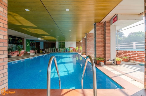 White House Beach Resort