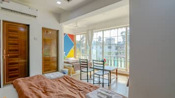 Family Room | Hypo-allergenic bedding, free WiFi, bed sheets