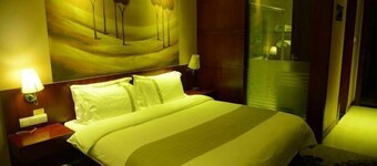 Qujing Youth Network Hotel