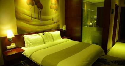 Qujing Youth Network Hotel