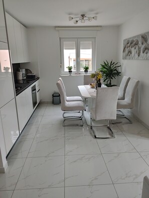 Dining - Apartment 2182/55996 (Istria - Pula), 150m from the beach (Pula)
