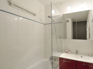 Bathroom - Renovated Comfortable Studio 3/4 ppl · Ski-In Ski-Out · Pets Allowed (Plagne Bellecôte)