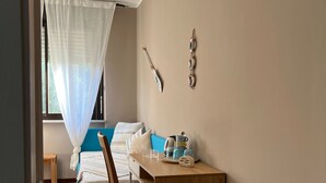 Room - Large family room with private bathroom (La Spezia)