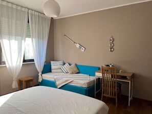 1 habitación, escritorio, wifi gratis y ropa de cama 