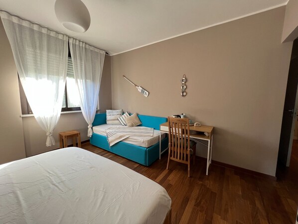 1 habitación, escritorio, wifi gratis y ropa de cama 
