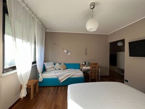 1 habitación, escritorio, wifi gratis y ropa de cama 