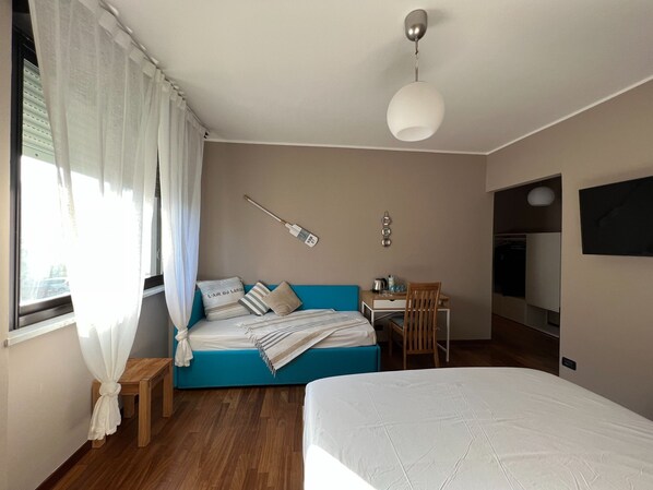 1 chambre, bureau, accès au Wi-Fi (inclus), literie fournie