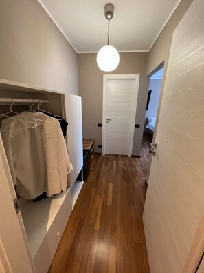 1 dormitorio, escritorio, wifi gratis y ropa de cama
