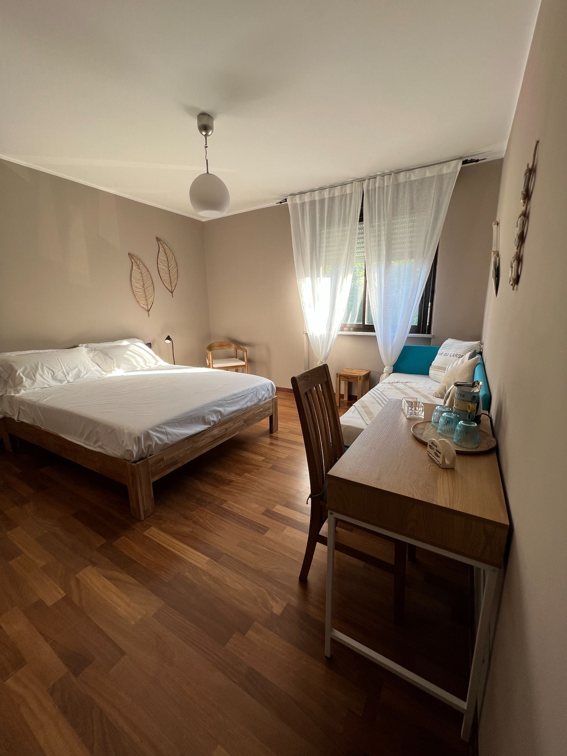 1 camera, una scrivania, Wi-Fi gratuito, lenzuola