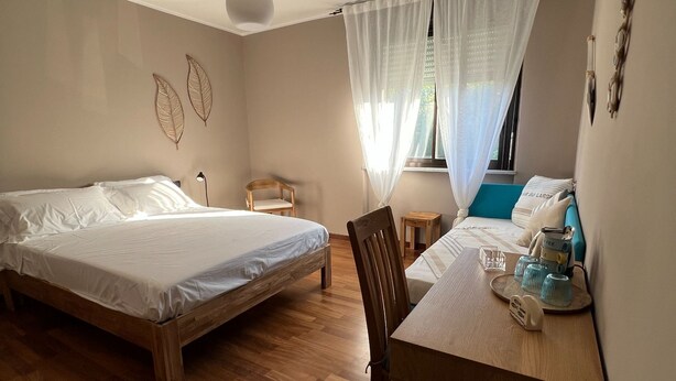 Room - Large family room with private bathroom (La Spezia)