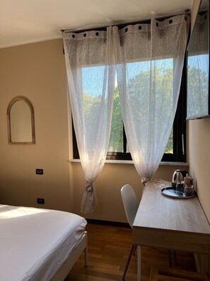 1 habitación, escritorio, wifi gratis y ropa de cama 