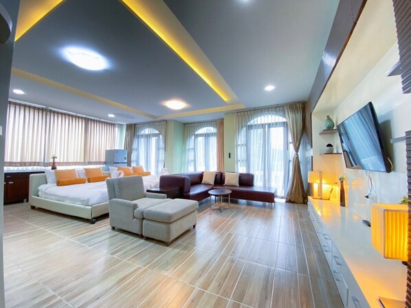 VIP Family Room | In-room dining