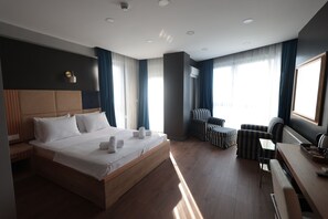 Deluxe Double Room | Free minibar, bed sheets - Tasliman Otel (Cinarcik)