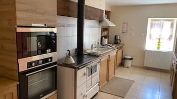 Refrigerador, microondas y lavavajillas