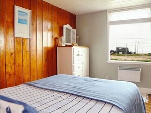 2 makuuhuonetta, silitysrauta/-lauta, ilmainen Wi-Fi, vuodevaatteet