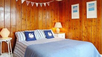 2 slaapkamers, een strijkplank/strijkijzer, gratis wifi, beddengoed