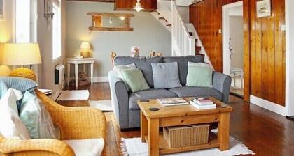 Charming original fisherman’s cottage on Dungeness Beach