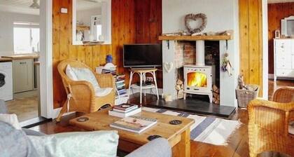 Charming original fisherman’s cottage on Dungeness Beach