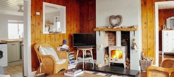 Charming original fisherman’s cottage on Dungeness Beach