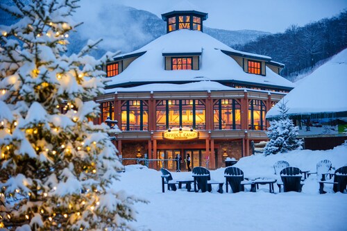 Ski in Ski out 5 bedrooms_ Bedroom Spruce Peak Lodge Luxury Mountain Cabin with slope-side views.