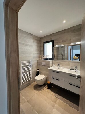 Shower, hair dryer, towels, toilet paper - Villa Monte e Mare (Porto-Vecchio)