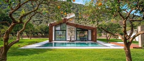 Superior Villa, 1 Bedroom, Garden View | Front of property