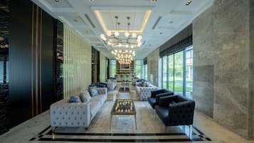 Coin salon dans le hall