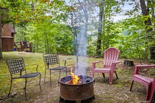 Rustic Log Cabin with Private Dock on the Lake!