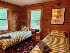 3 habitaciones, escritorio, wifi gratis y ropa de cama